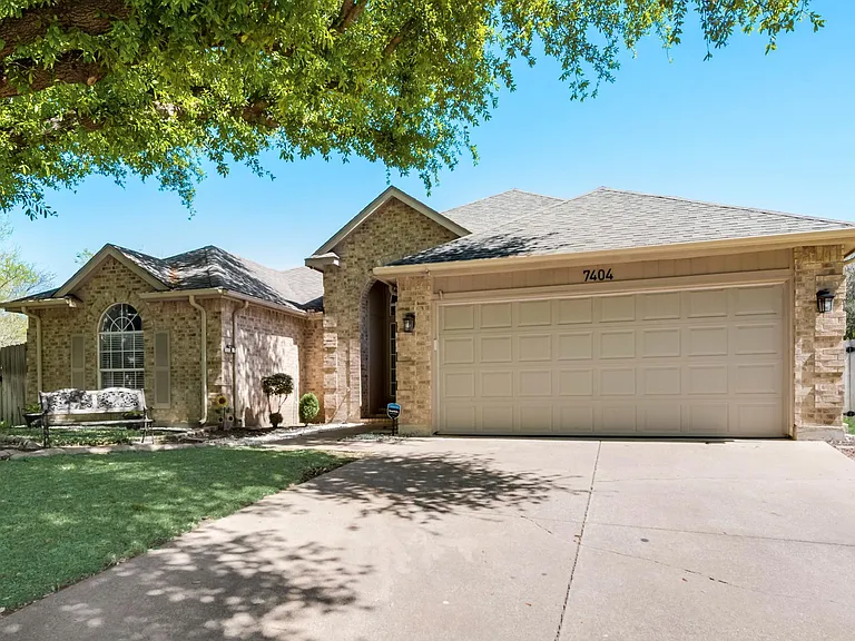7404 Catlow Ct — Photo 3