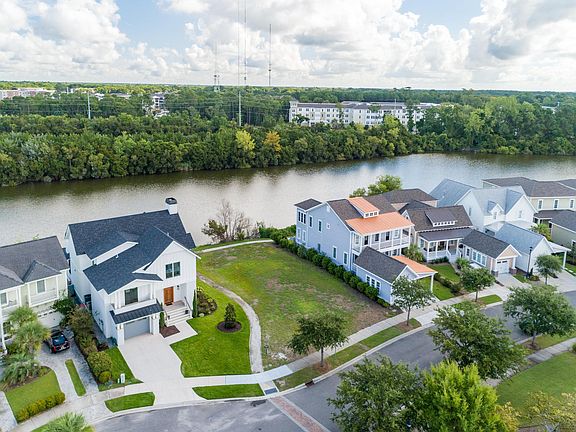2nd image of 1631 Paradise Lake Dr