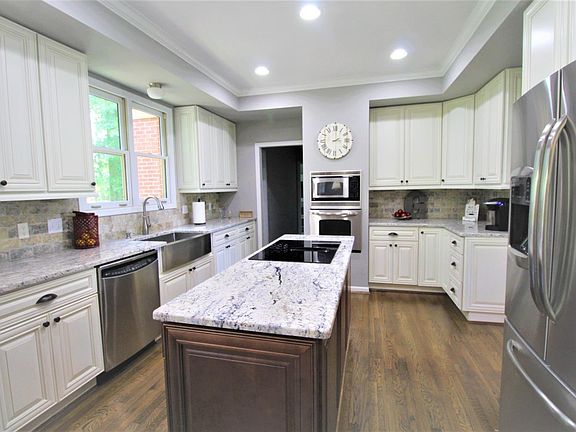4th image of 953 Paxton Lake Dr