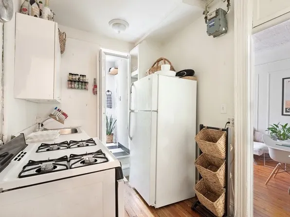 236 East 78th Street 4C image 3 of 5