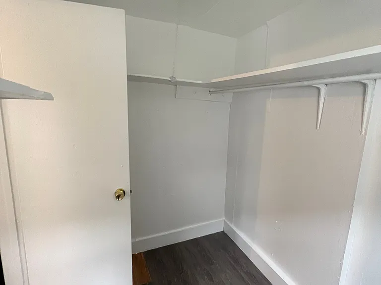 424 S Broadway #B — Photo 3