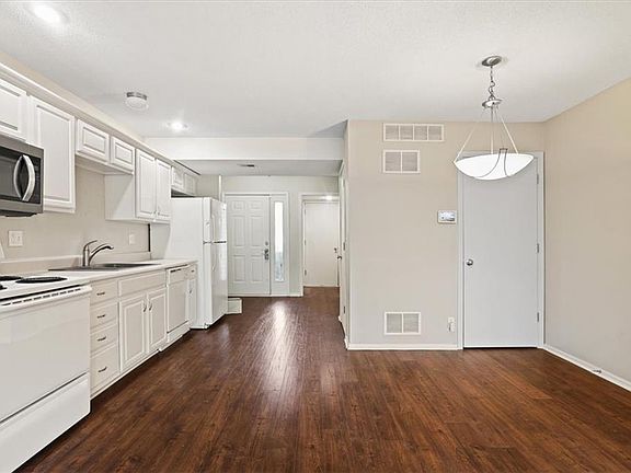 3rd image of 4405 NE 83rd St