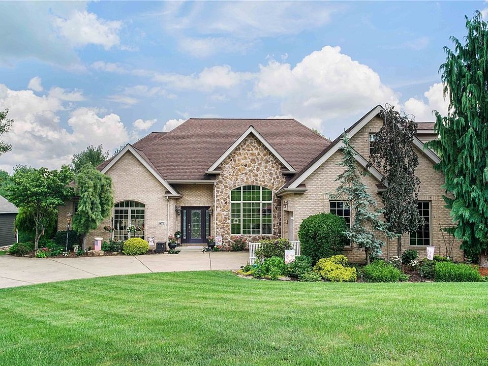 1st image of 472 Spruce Ln