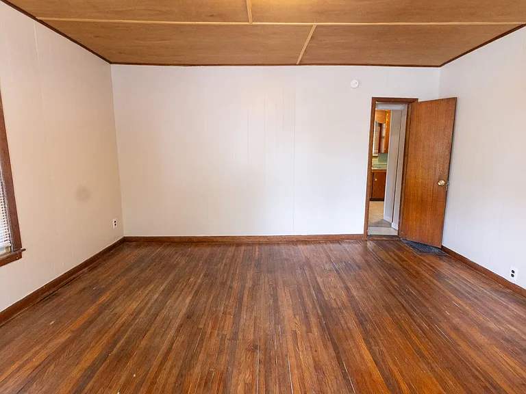 1403 Hinkson Ave — Photo 10