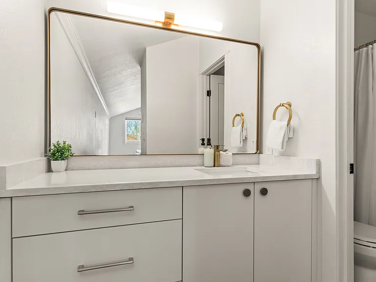 Ensuite Bathroom#2