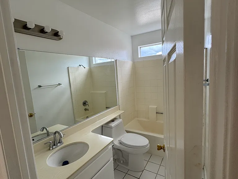 14300 Terra Bella St #1 — Photo 7