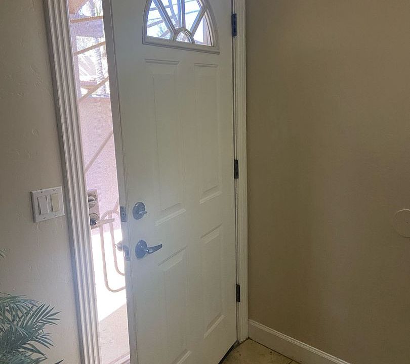 1st image of 3225 E Hawthorne St #2