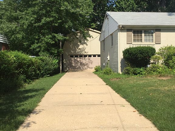 3rd image of 3307 Brush Dr