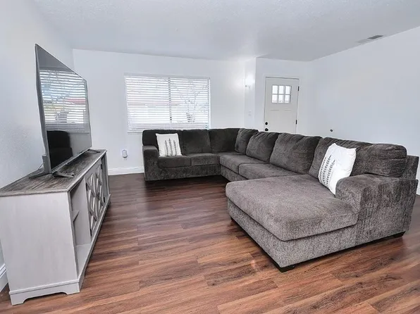 5309 Winfield Way APT 4, Sacramento, CA 95841