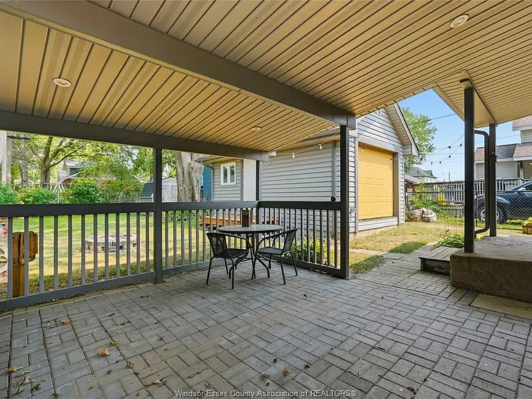82 Pearl St W — Photo 21