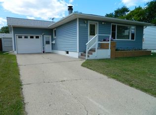 111 26th St SW, Minot, ND 58701