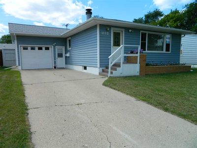111 26th St SW, Minot, ND, 58701