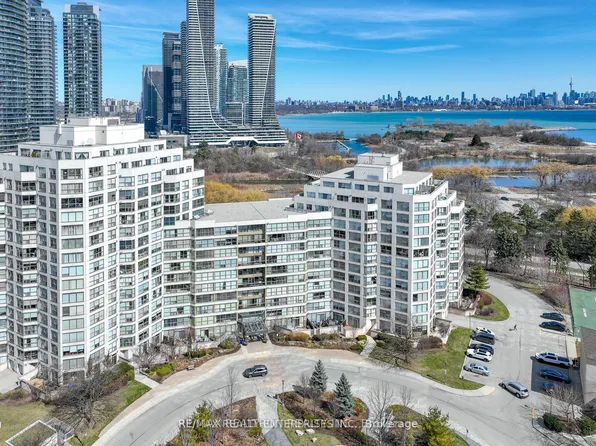 2261 Lake Shore Blvd W #607, Toronto, ON M8V 3X1