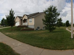 641 N Nottingham Rd, Lawrence, KS 66049