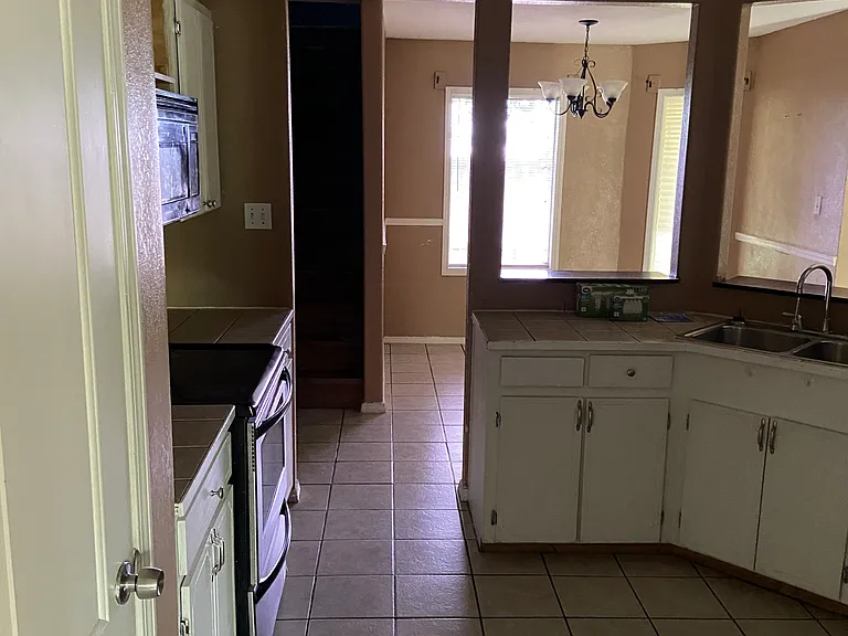 204 Bowers St — Photo 25