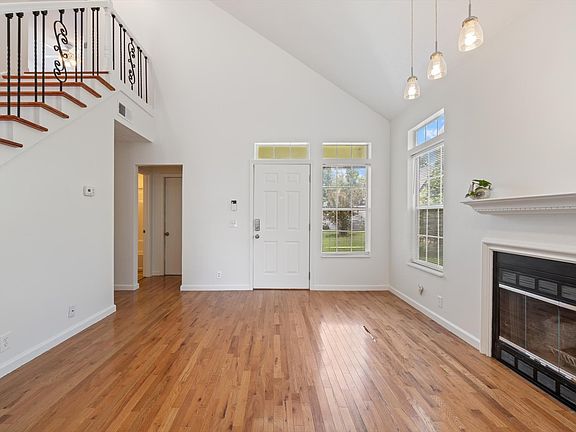 5th image of 809 Tamarack S