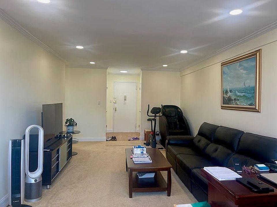 1st image of 142-05 Roosevelt Ave #703
