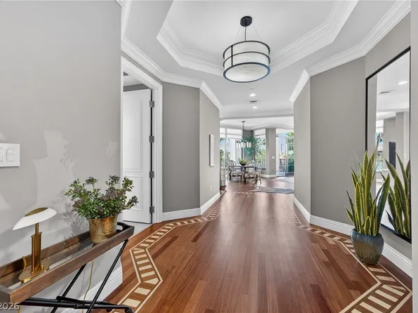 1 Hughes Center Dr Unit 301, Las Vegas, NV 89169