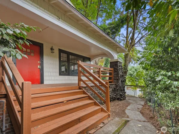 2109 Aurora Avenue N, Seattle, WA 98109