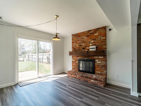 5th image of 3321 Country Park Ln