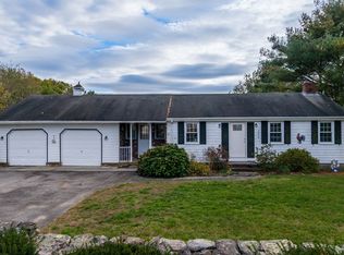 390 Old Fall River Rd, Dartmouth, MA 02747