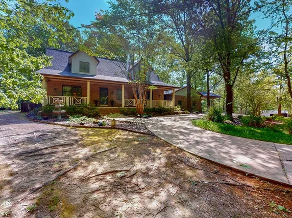 35 Davis Rd, Springville, TN 38256