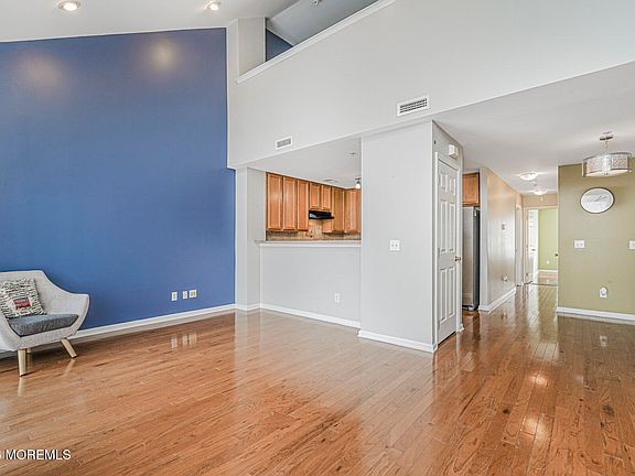 2nd image of 12 Oxford Court