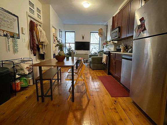 2nd image of 423 Wythe Ave APT 2A