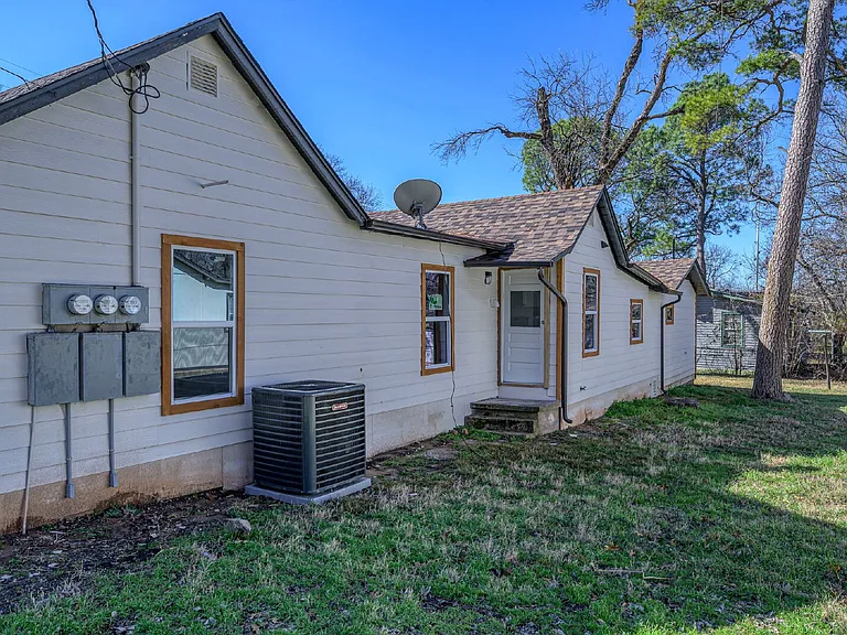 1434 S Rusk St — Photo 3