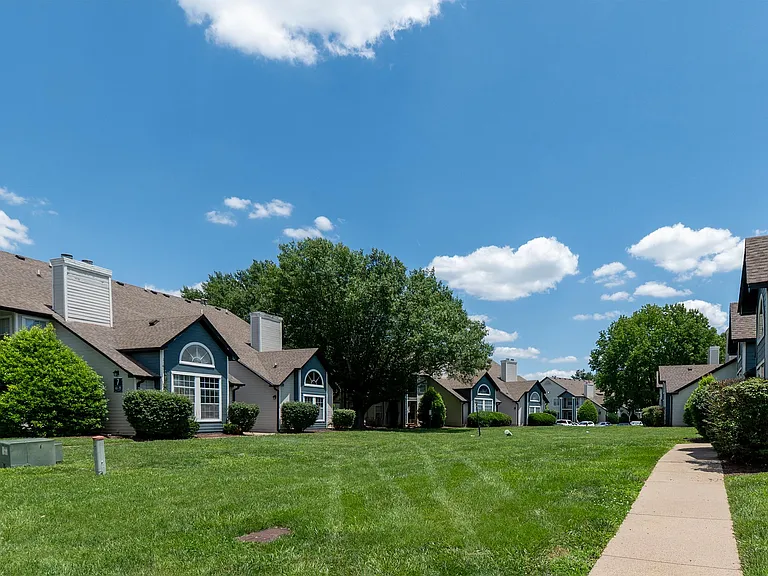 Summerlake Apartments — Photo 115