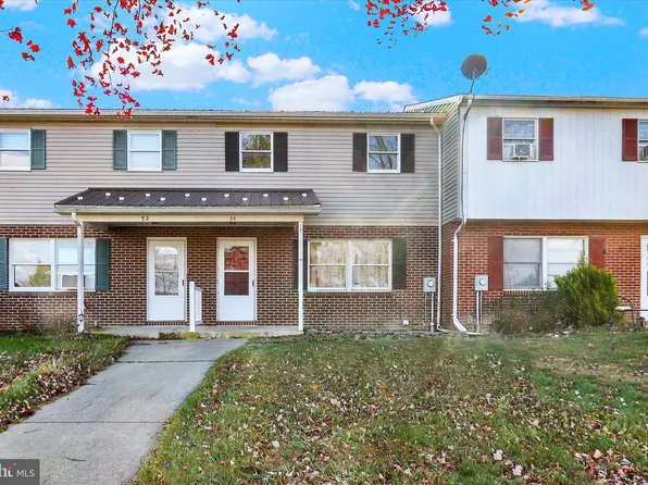 34 Surrey Dr, Chambersburg, PA 17201