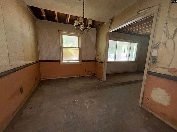 4th image of 329 Shagbark Ave