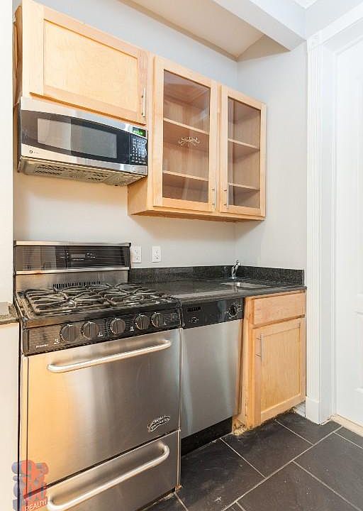 2nd image of 279 E 10th St APT 3