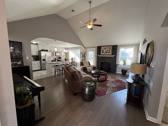 4th image of 1309 Freedom Dr