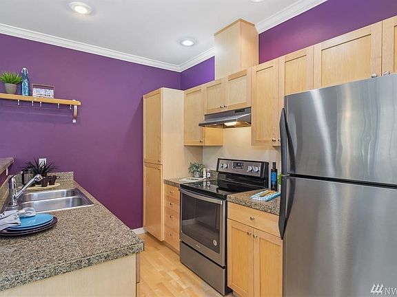 5th image of 25025 SE Klahanie Blvd APT J201
