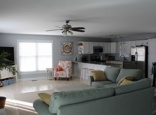 208 Beaufort Ave, Atlantic Beach, NC 28512