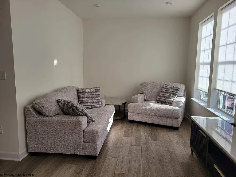 39 Dover Ct — Photo 30
