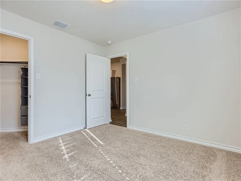 9811 Bratten Rise — Photo 22