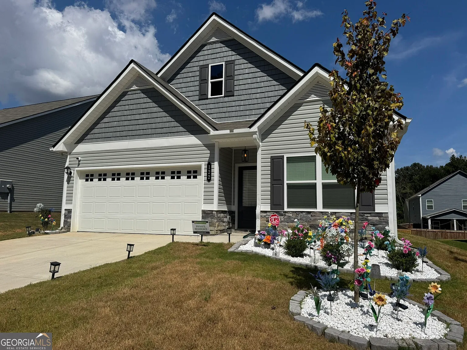 3 bed, 2.5 bath, 2231 sqft, $2,450 — Photo 2