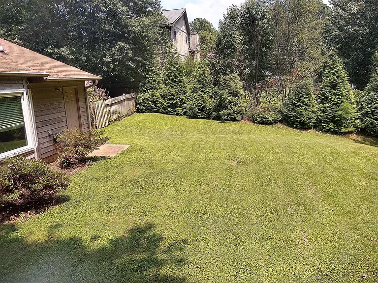 172 Kathryn Dr — Photo 13