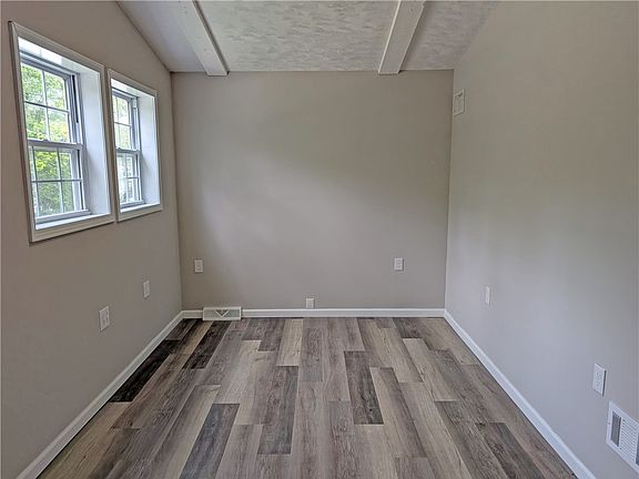 5th image of 31 Augusta Ave