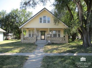 315 E Main St, Council Grove, KS 66846