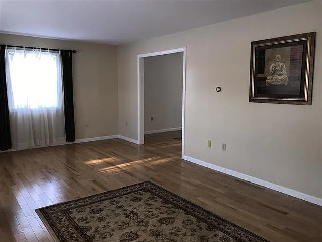 3 bed, 2.5 bath, 2226 sqft, $3,400 — Photo 4