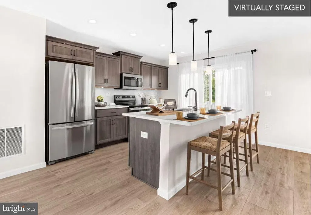 3 bed, 2.5 bath, 1853 sqft, $3,000 — Photo 3