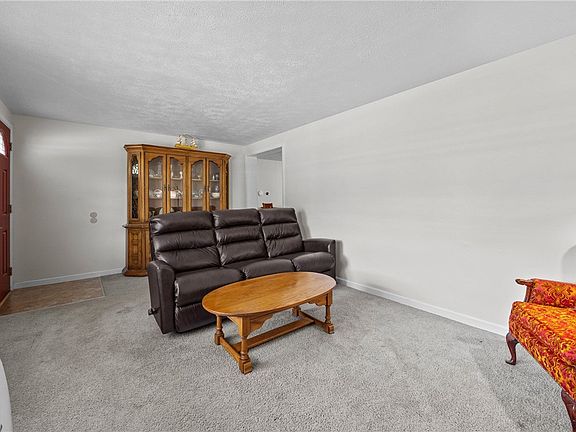 5th image of 5007 North Rd
