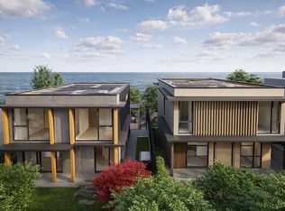 2550 Queens Ave, West Vancouver, BC V7V2Y8