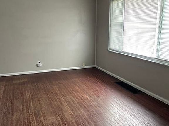 2nd image of 313 N College Ave