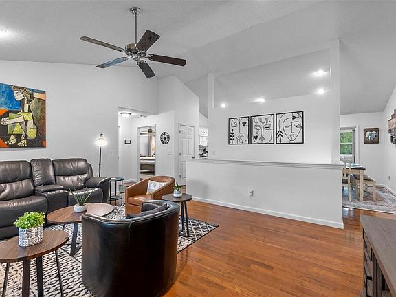 2nd image of 1957 Randol Dr