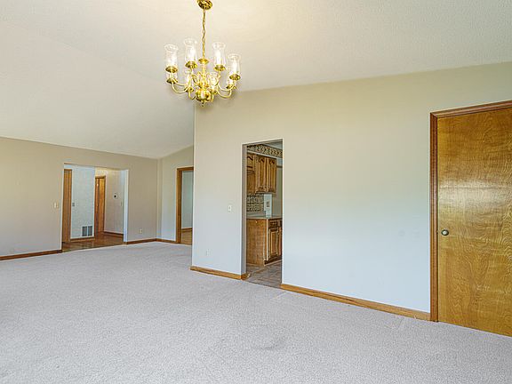 5th image of 1605 Independence Rd