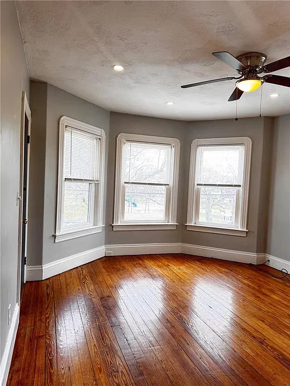 2 bed, 1.0 bath, 900 sqft, $1,450 — Photo 1